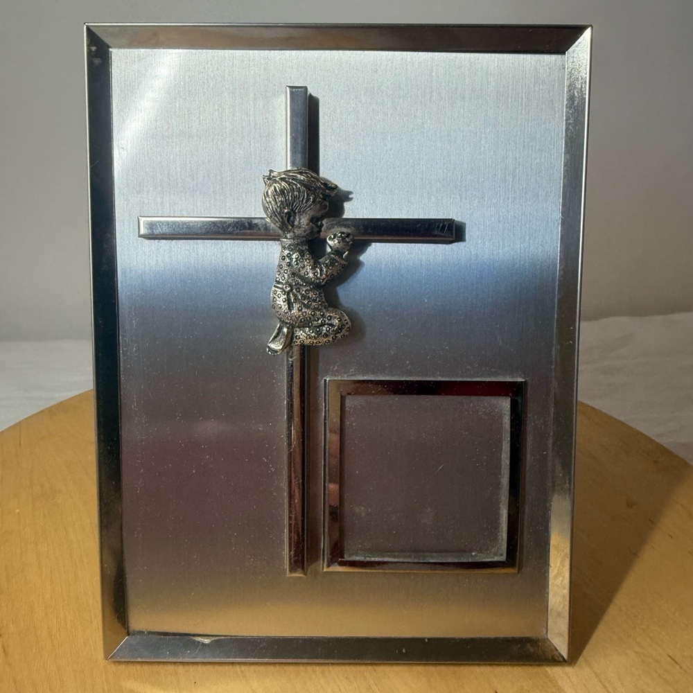 Vintage Silver Tone Musical Photo Picture Frame Boy Praying on Cross Sankyo